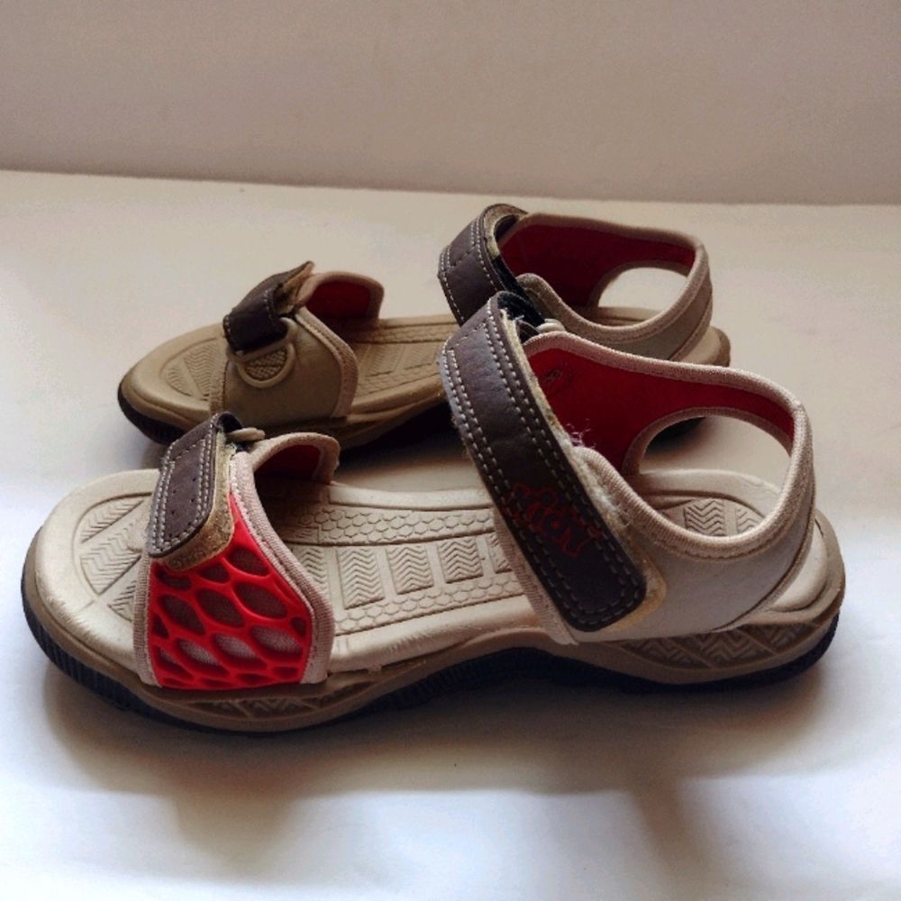 Sandals kids size 13.5